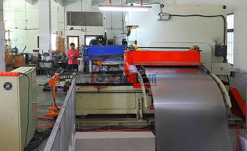  供應(yīng)產(chǎn)品 沈陽世翔機(jī)械銷售 專業(yè)定做沖床偏擺送料機(jī)